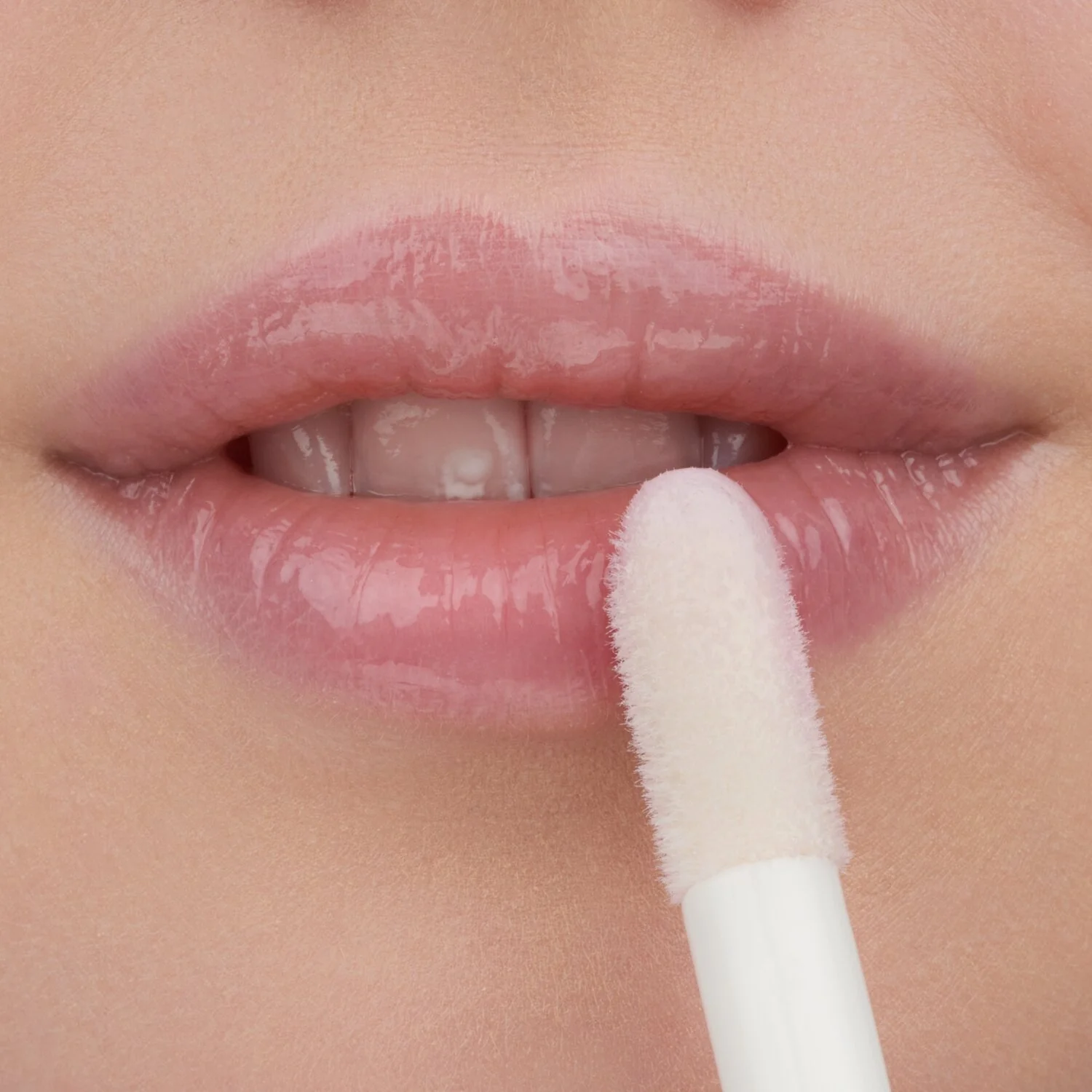 Essence Lip Oil olejek do ust, 01 Hydra Kiss, 4 ml