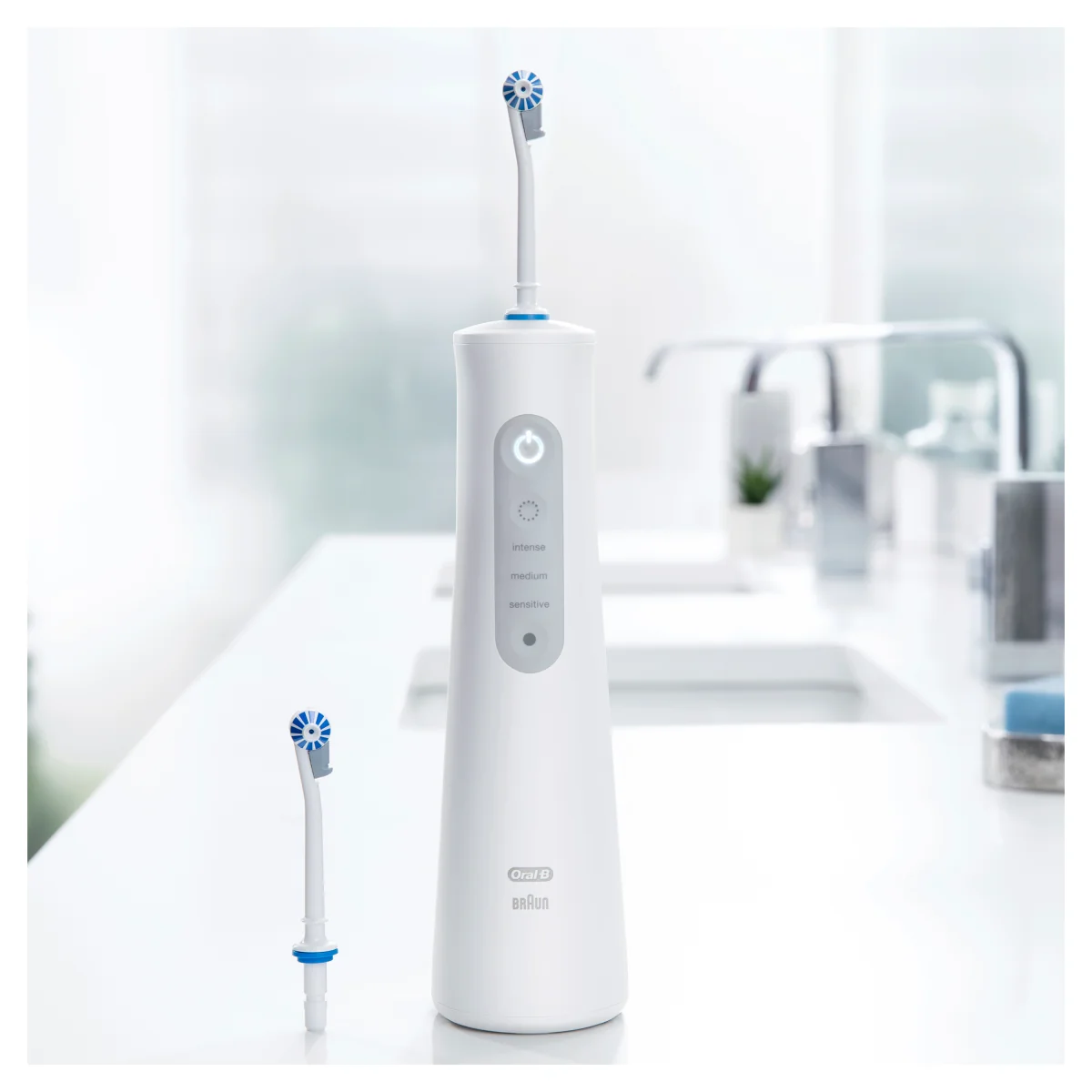 Oral-B AquaCare Pro-Expert 6 Irygator do zębów, 1 szt.