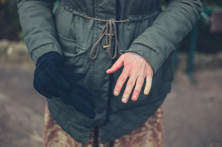 Choroba Raynauda - gdy nagle bledną Ci palce, nos i uszy...