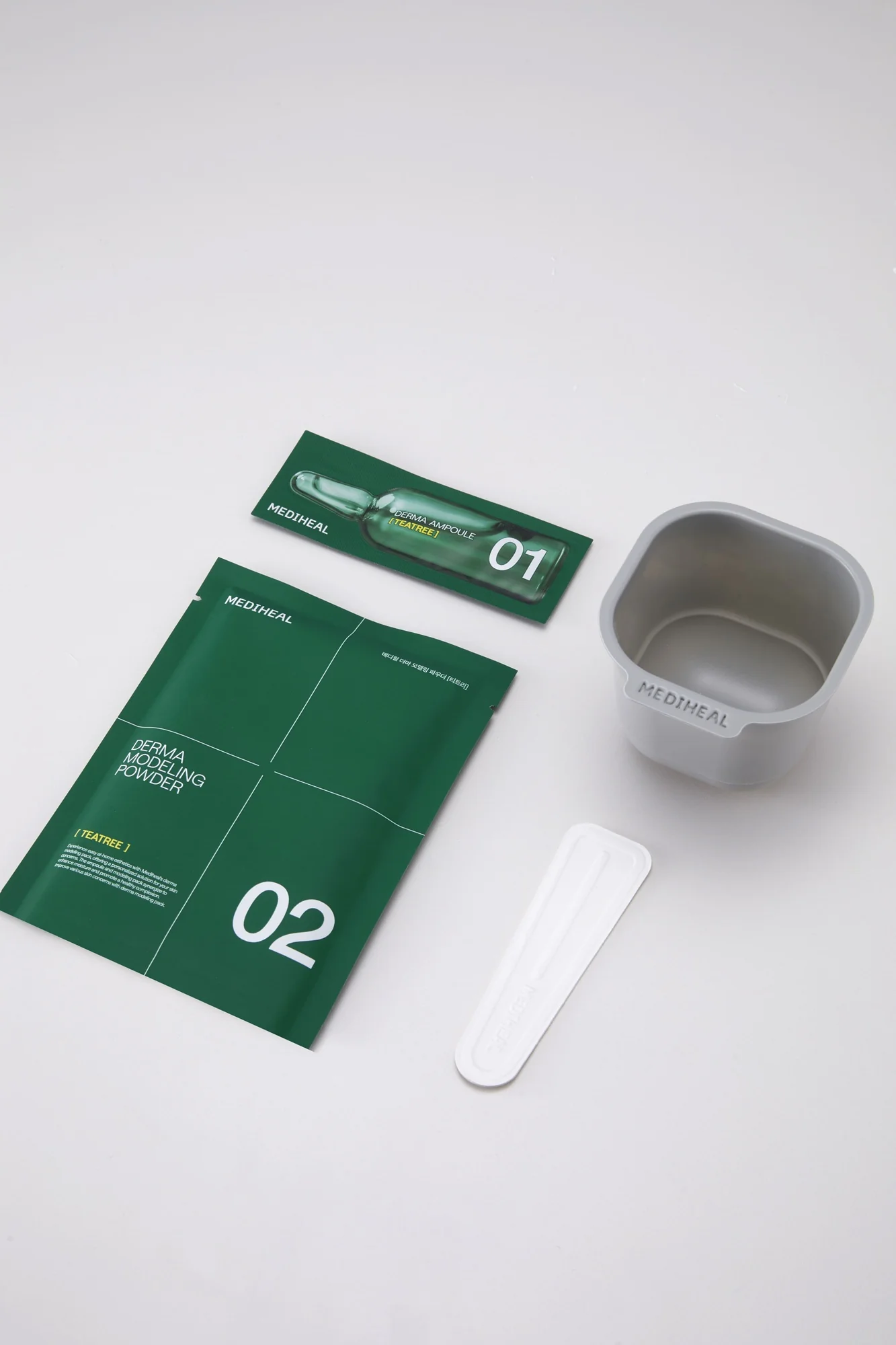Mediheal Derma Modeling Pack Tea Tree kojąca maska algowa do twarzy z serum, 28 g + 2 ml