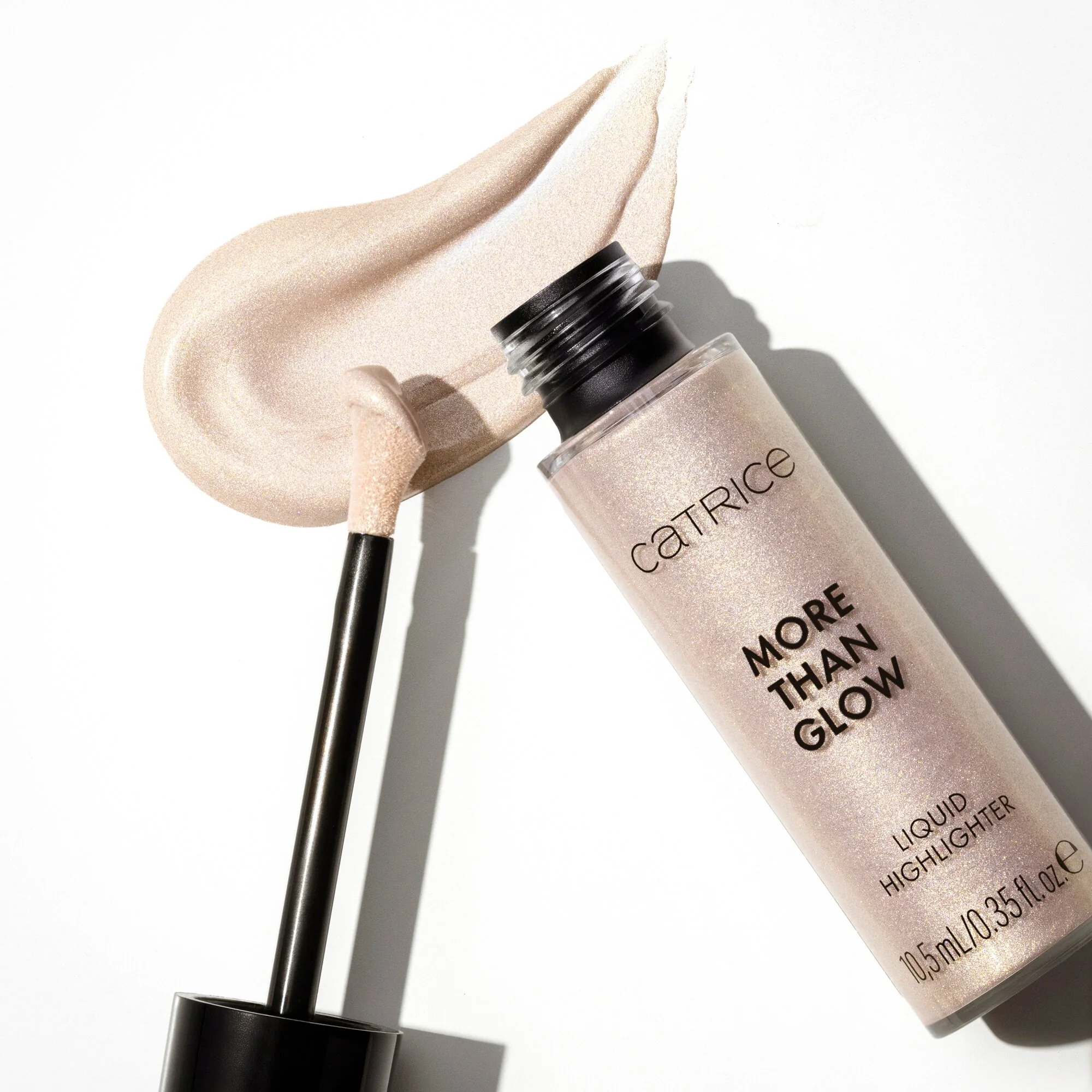 CATRICE More Than Glow rozświetlacz w płynie 010 Pearl Glaze, 10,5 ml