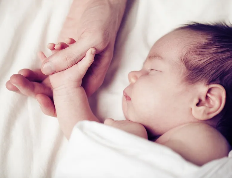 Czkawka u noworodka: jak sobie z nią poradzić?