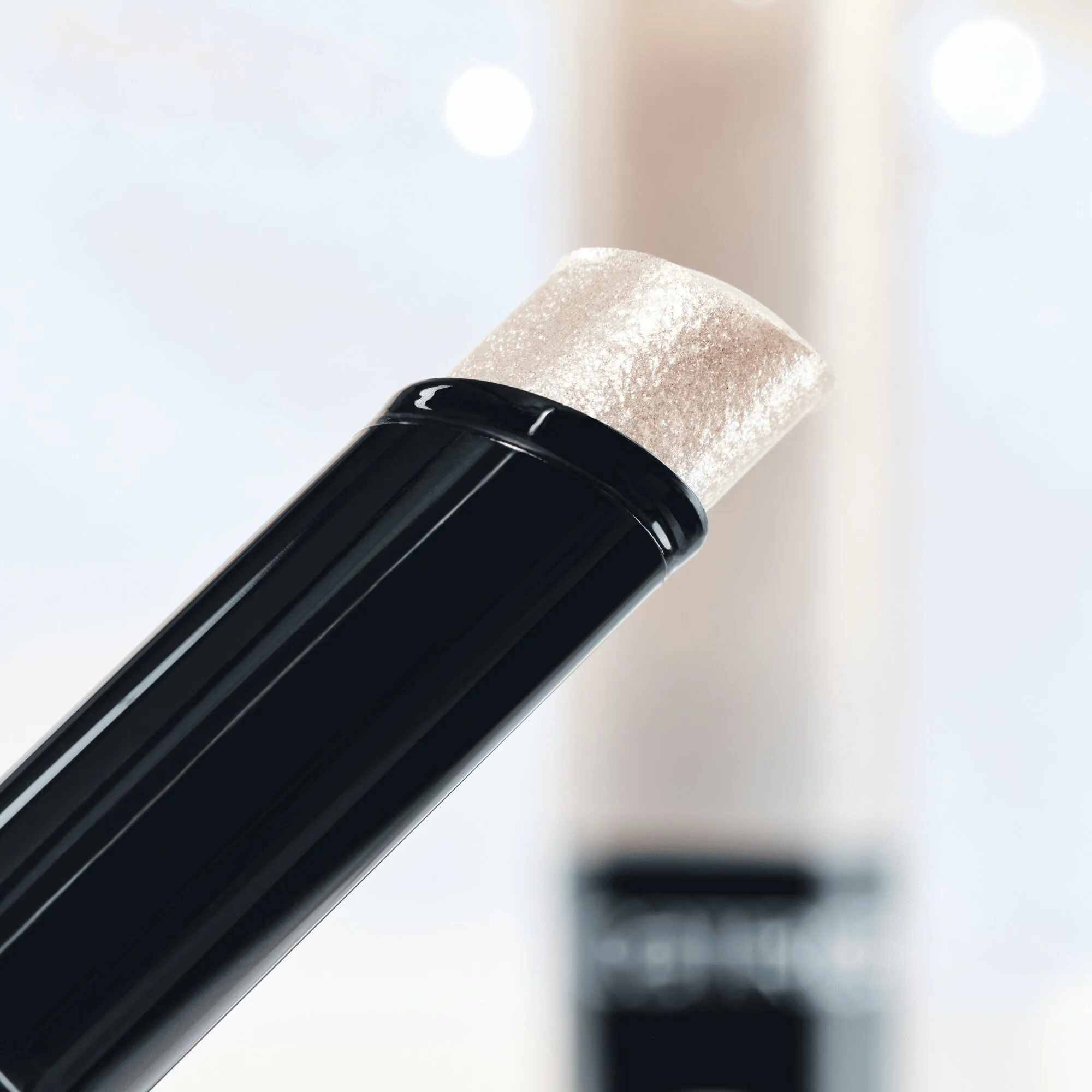 CATRICE Drunk'n Diamonds topper do cieni do powiek 010 Moonlight Glow, 2,5 g