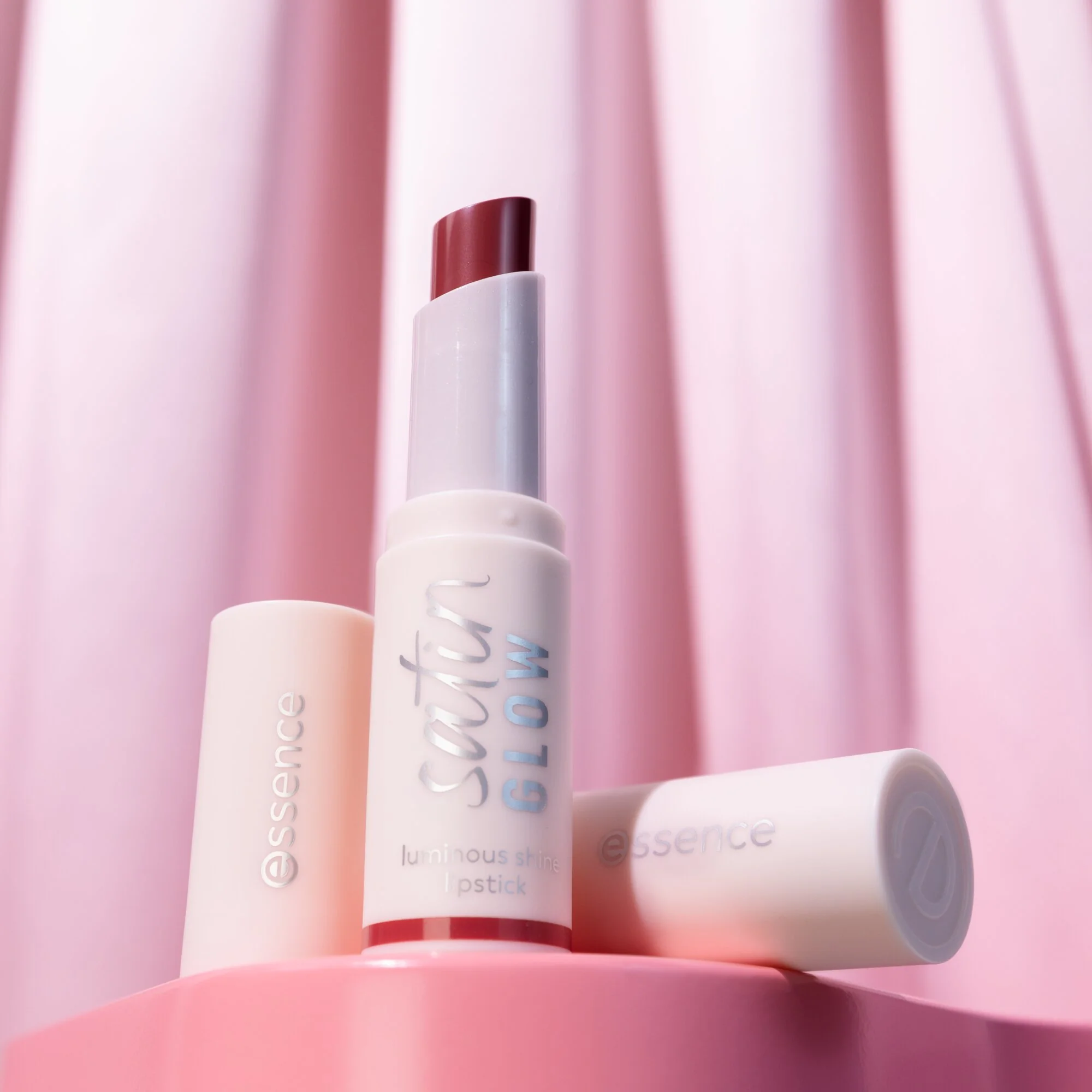 Essence Satin Glow pomadka do ust 03, 3,5 g