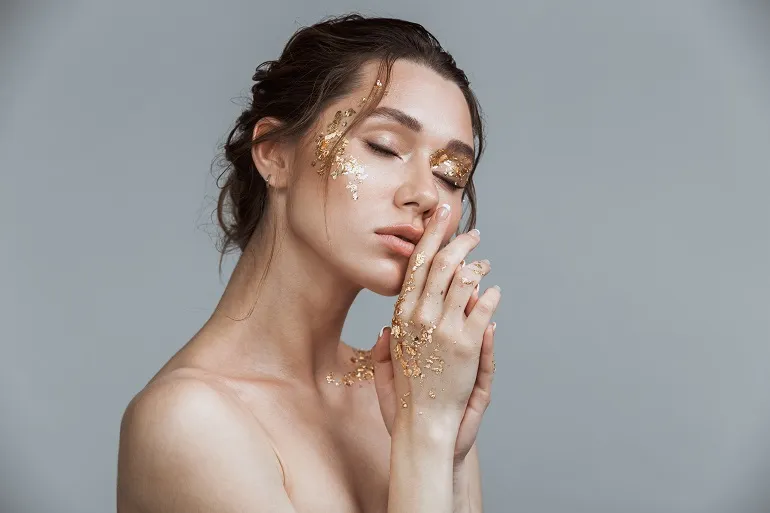 Kosmetyki ze złotem − luksusowa pielęgnacja skóry
