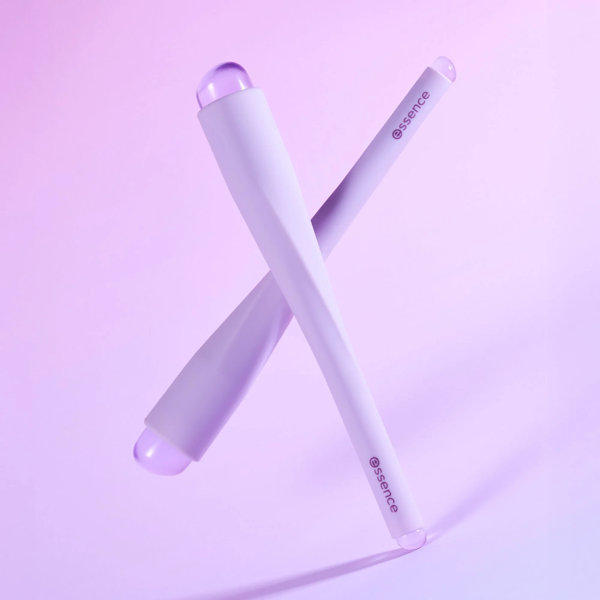 Essence Double-Sided Silicone Brush dwustronny silikonowy pędzelek do makijażu 01, 1 sztuka