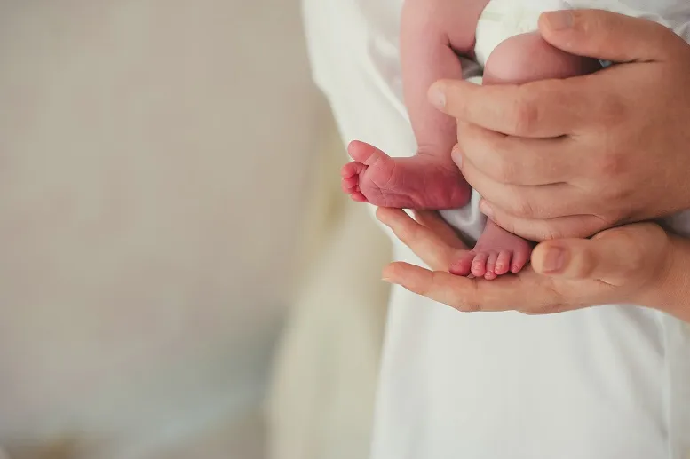 Kiedy z noworodkiem w gości? Czyli pierwsze, wielkie wyjście malucha