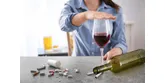 Leki a alkohol – wszystko, co musisz wiedzieć o interakcjach leków z alkoholem