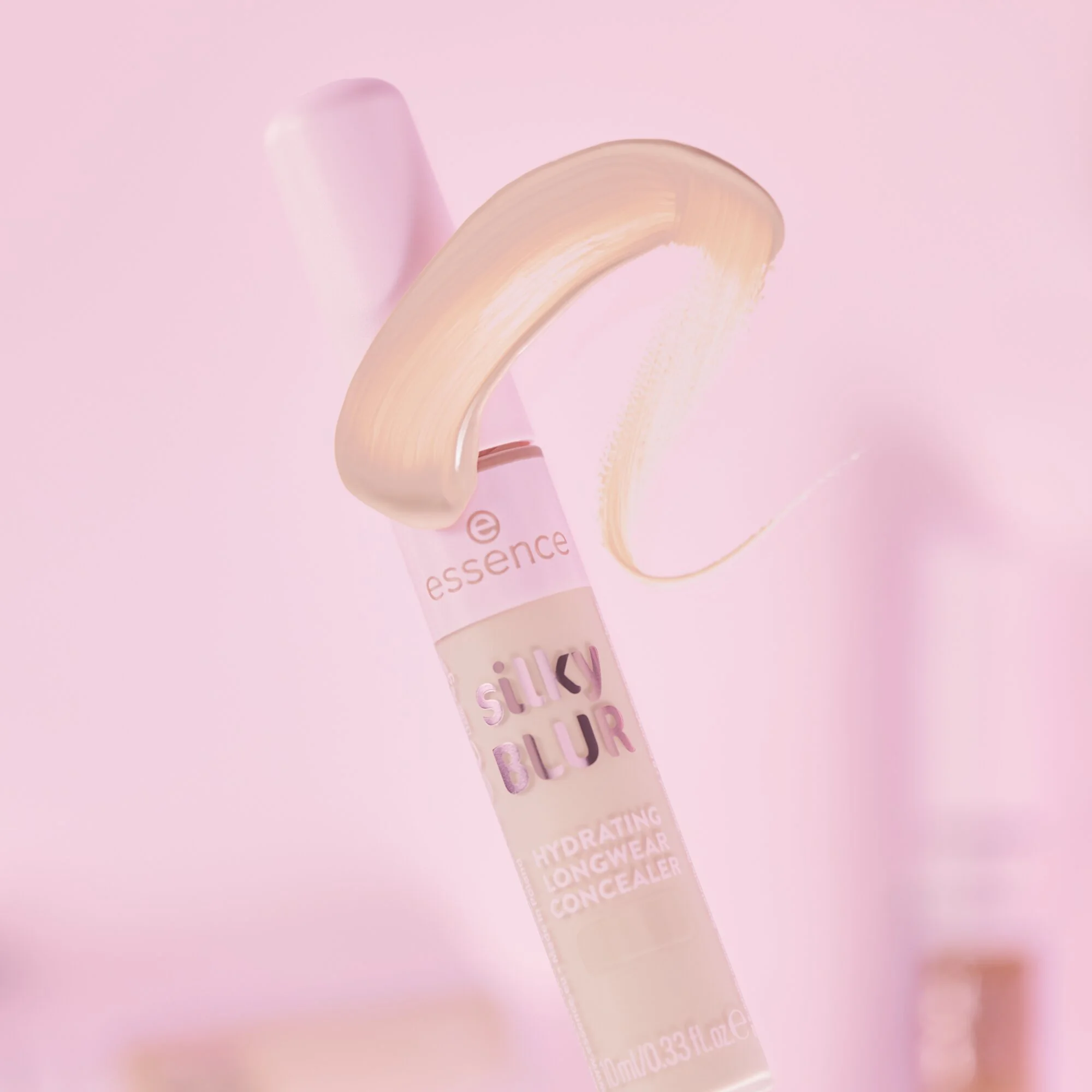 Essence Silky Blur Hydrating Longwear Concealer nawilżający korektor do twarzy 100, 10 ml