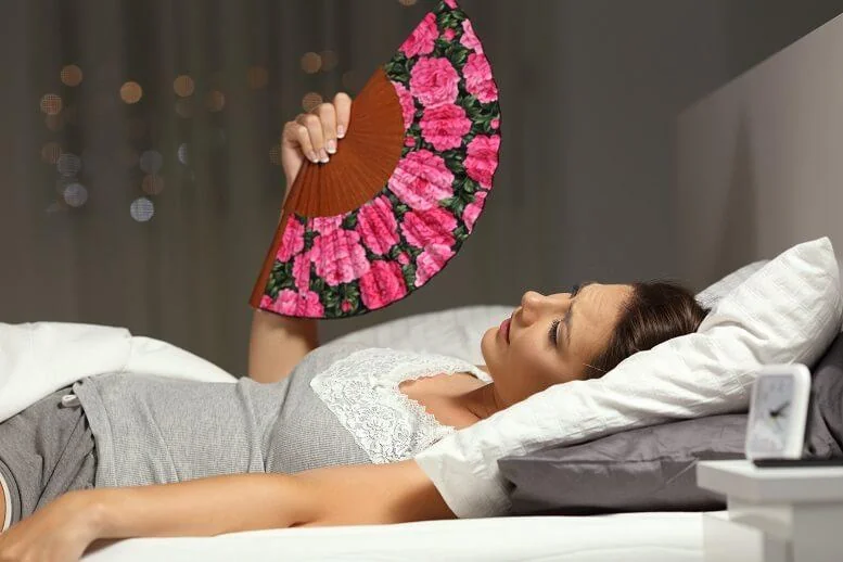 Pocenie się w nocy – co oznacza?