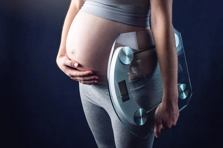 Waga w ciąży pod kontrolą − jak jeść dla dwojga, a nie za dwoje?