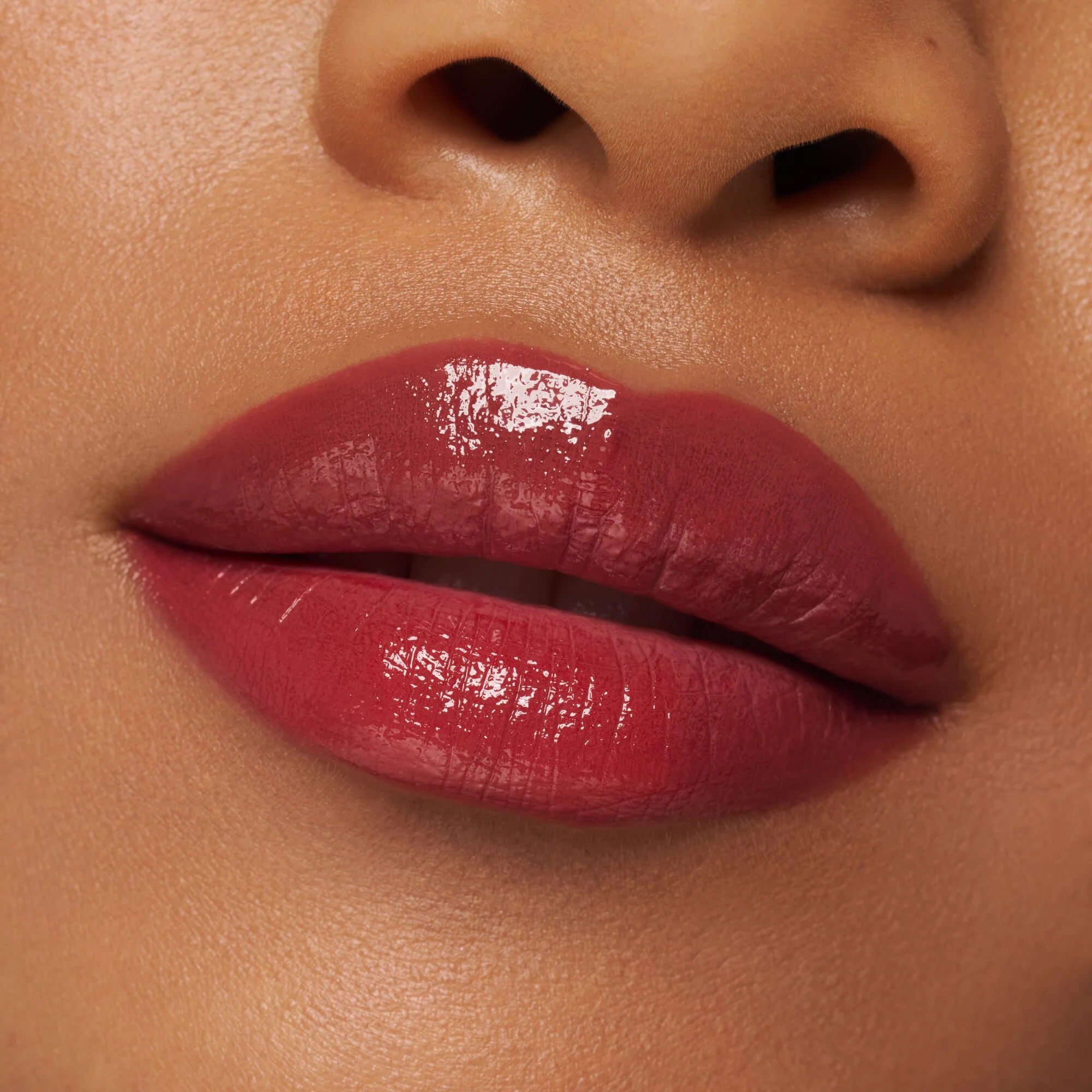 Essence Hydra Kiss Lip Tint tint do ust 01 Blushing Nude, 4 ml