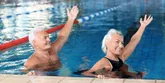 Ćwiczenia w wodzie dla seniorów – zabawa i poprawa zdrowia w jednym!