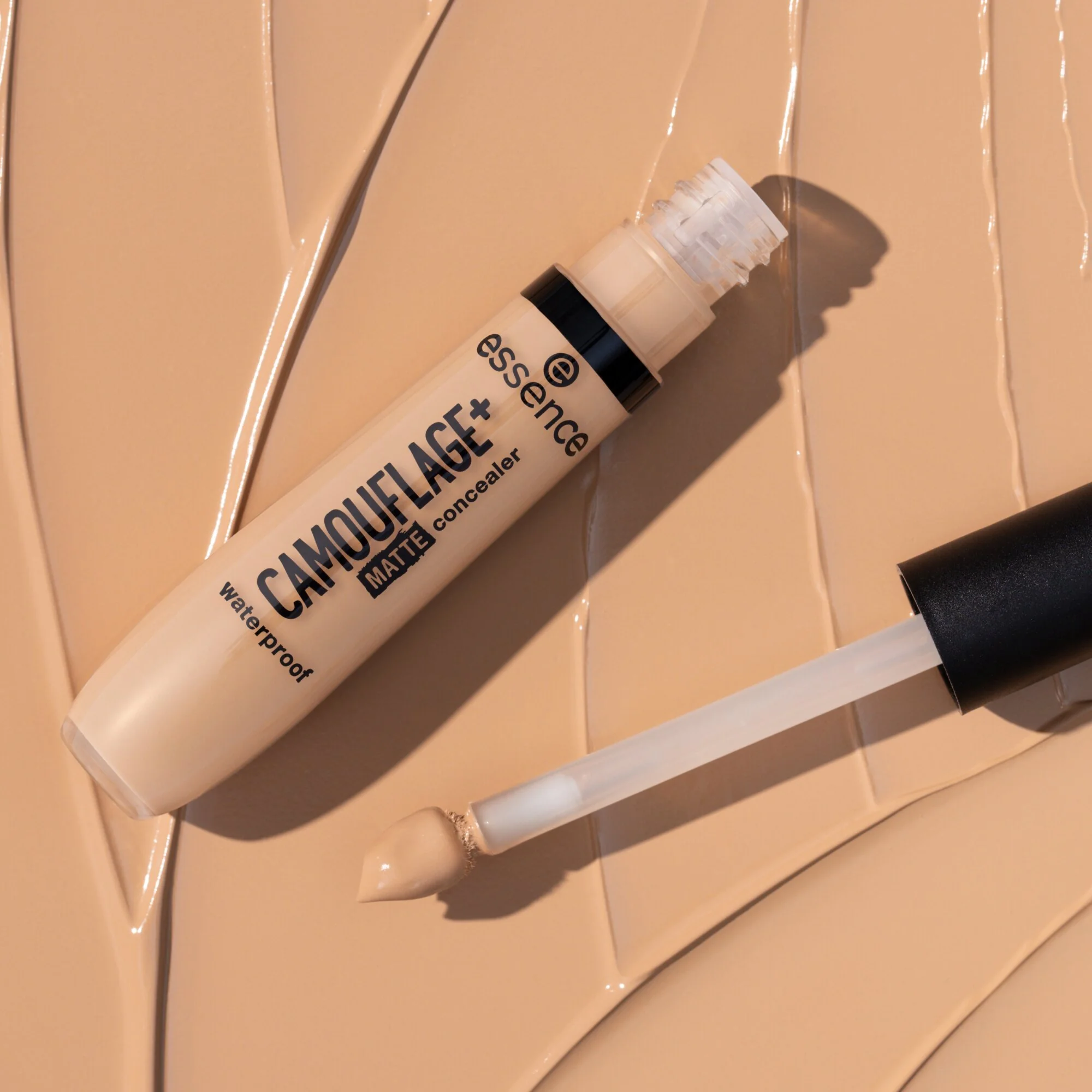 Essence Camouflage+ Matte korektor matujący 180, 8 ml