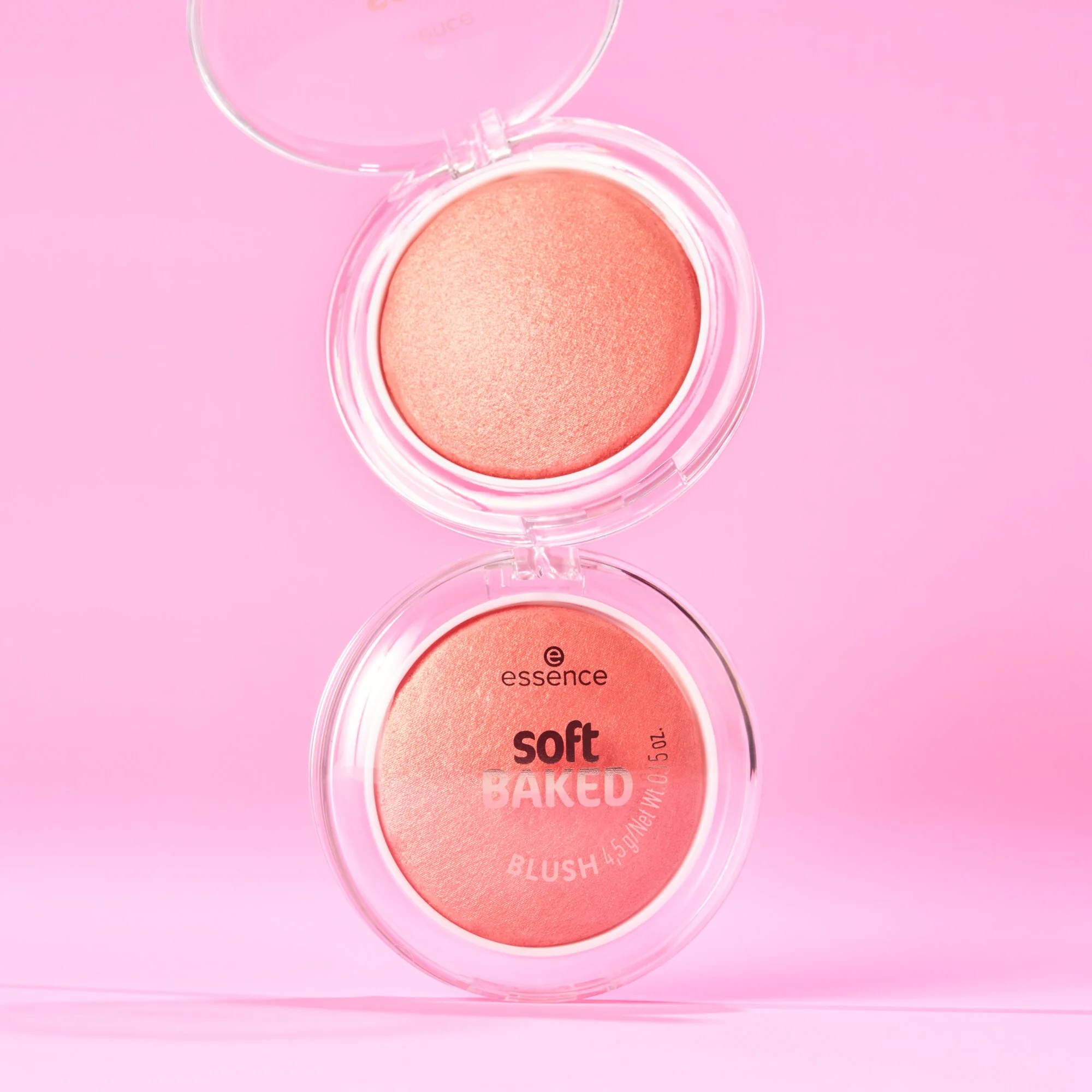 Essence Soft Baked Blush róż wypiekany do policzków 20 Peach Please, 4,5 g