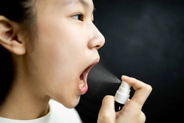 Nieprzyjemny zapach z ust dziecka – jakie są przyczyny i jak temu zaradzić?