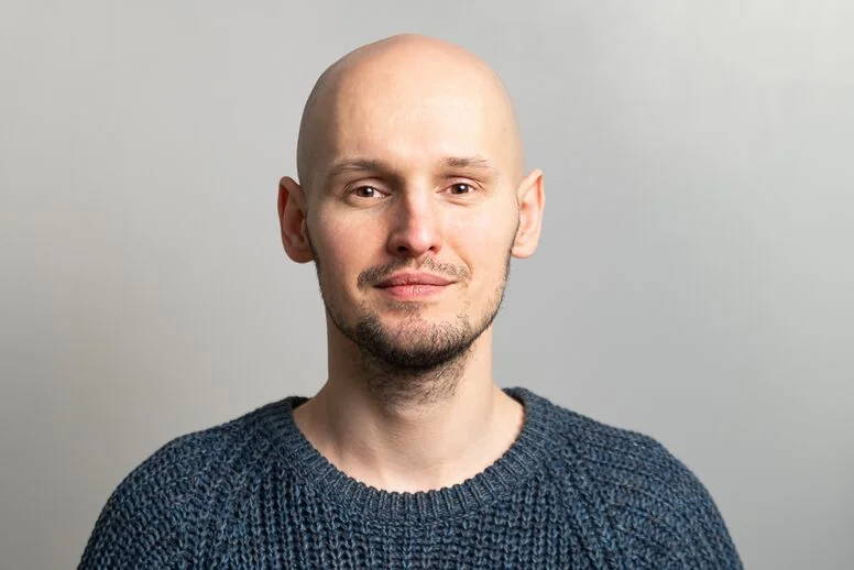 Jak pielęgnować łysą głowę? Jak pielęgnować łysą głowę?